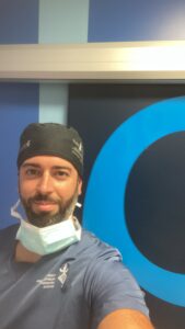 Dr. Vilatela operando en quirófano Hospital General Universitario Valencia